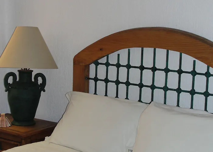 Steinhaus Emilio Castelar Apartment